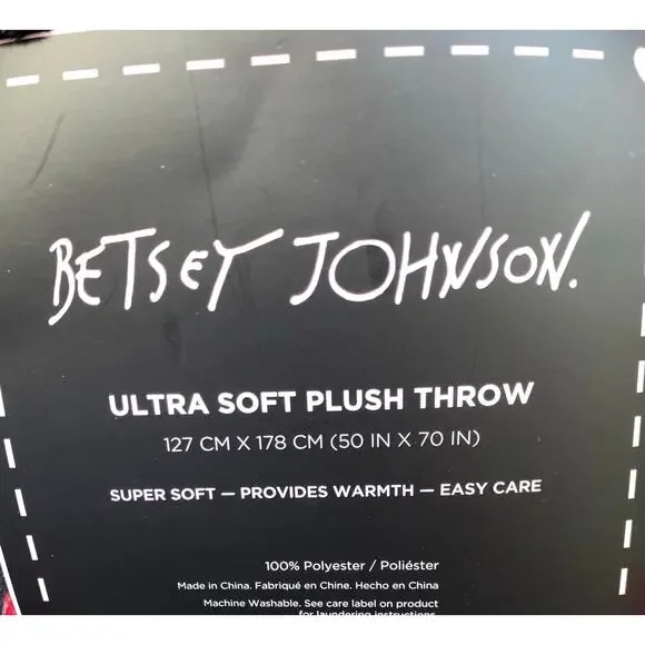 Betsey Johnson Strawberry Throw Blanket 50x70 Black - Picture 3 of 3